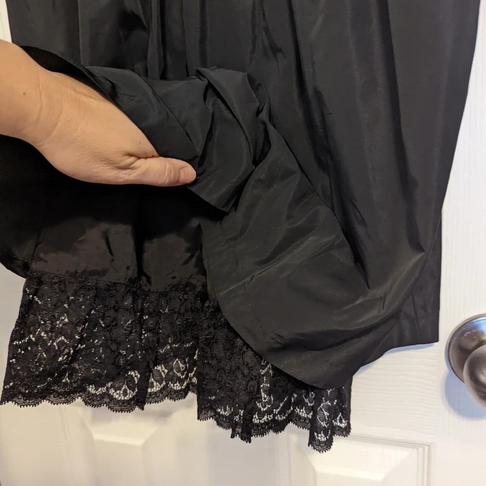 Little black dress - Picture 4 of 8
